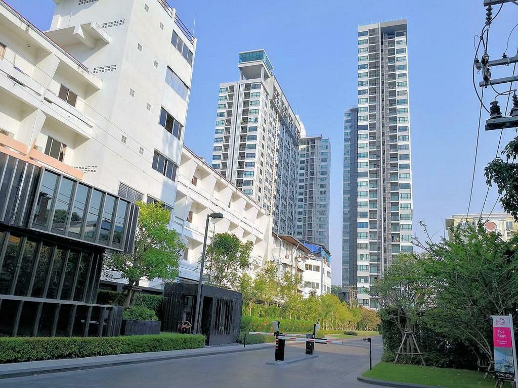 The Base Central Pattaya By Pattaya Holiday Экстерьер фото
